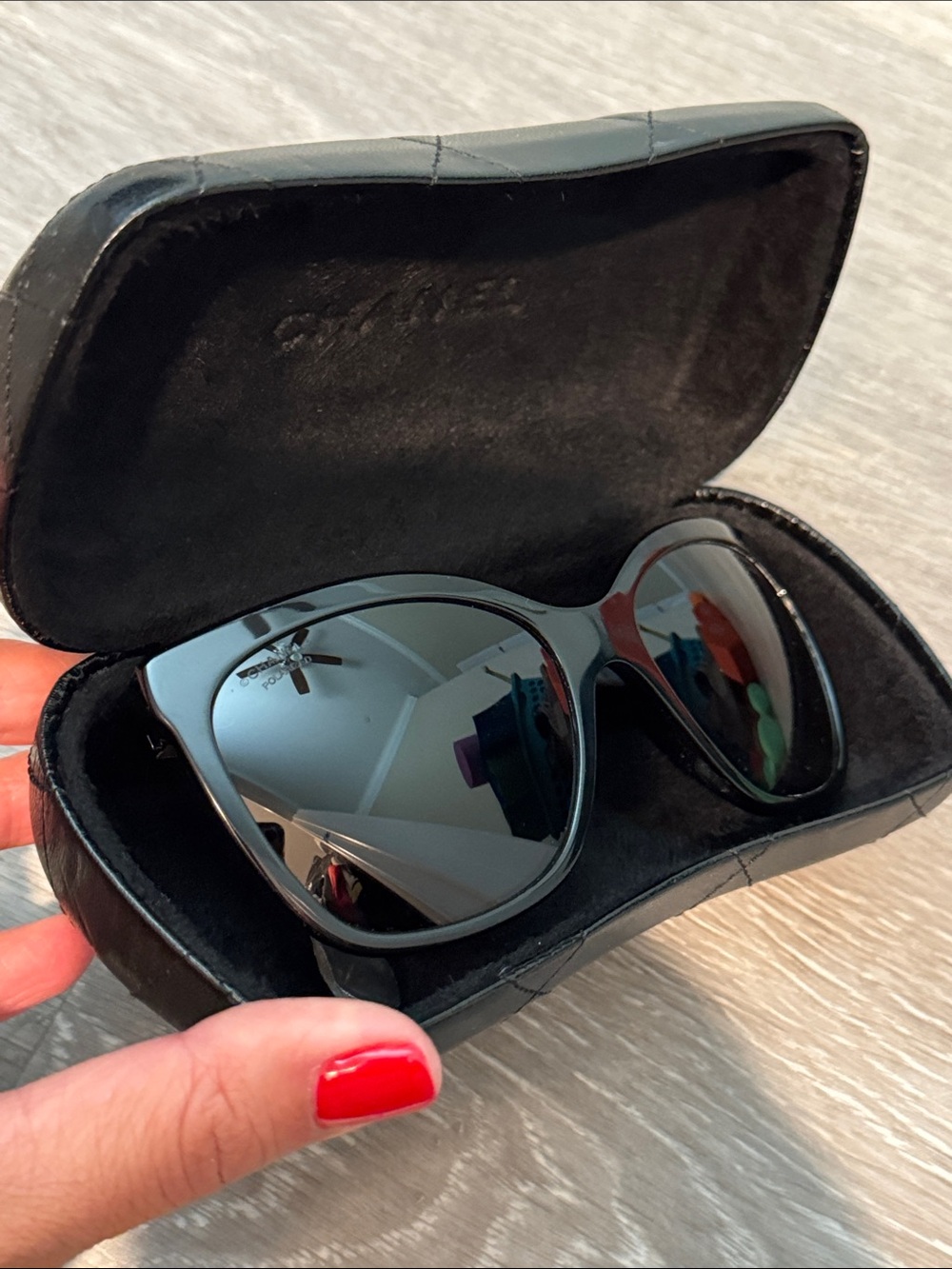 CHANEL Black Quilted-Temple Sunglasses with Logo Case - Picture 10 of 11